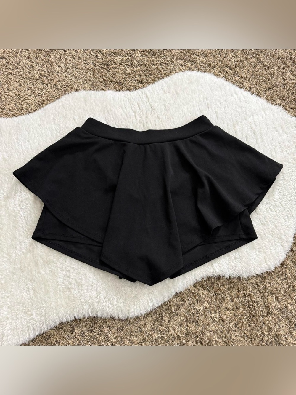 2010s‎ preppy chic black ruffled mini skort